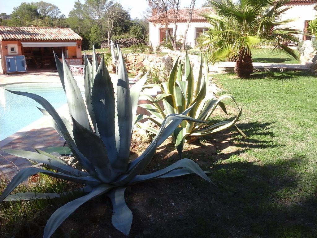 Hotel Mas des Lys Roquebrune-sur-Argens Exterior foto