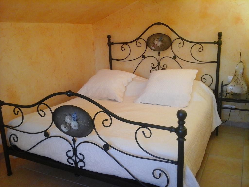 Hotel Mas des Lys Roquebrune-sur-Argens Habitación foto
