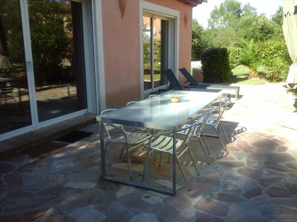 Hotel Mas des Lys Roquebrune-sur-Argens Habitación foto