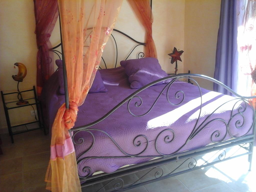 Hotel Mas des Lys Roquebrune-sur-Argens Habitación foto