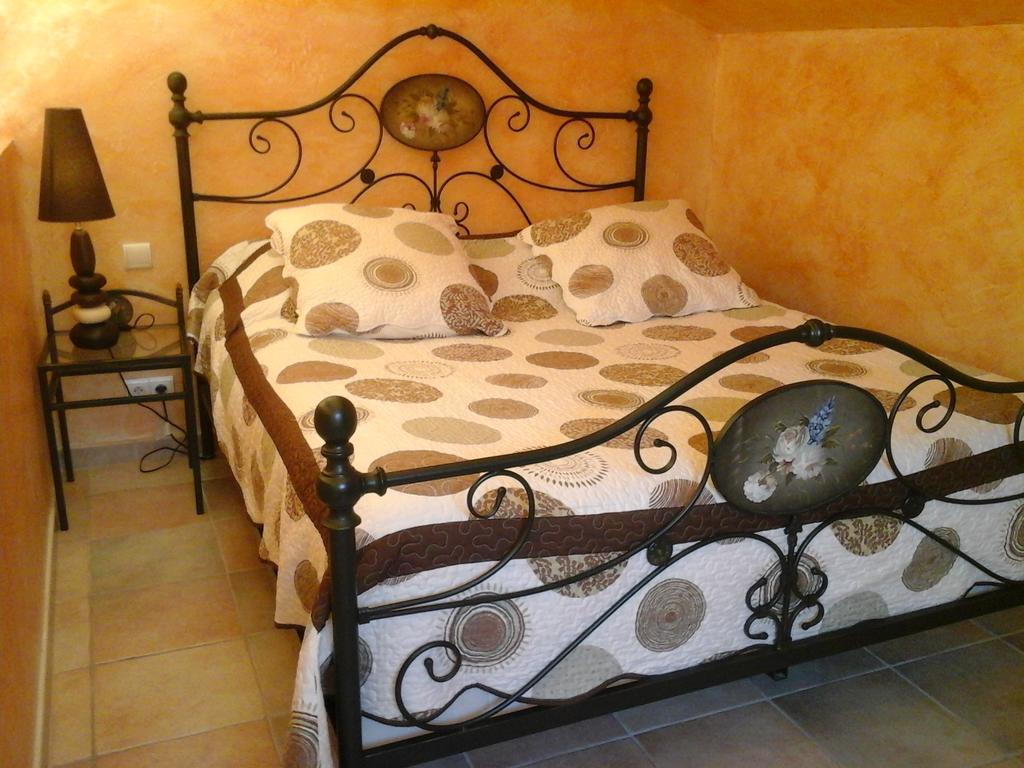 Hotel Mas des Lys Roquebrune-sur-Argens Habitación foto